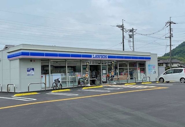 【倉敷市玉島黒崎新町のアパートのコンビニ】