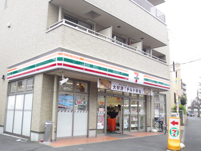 コンビニ　セブンイレブン（コンビニ）まで107m