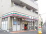 コンビニ　セブンイレブン（コンビニ）まで107m