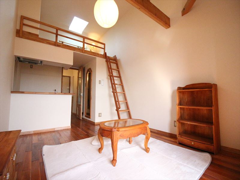 居室・リビング　洋室・照明・エアコン＆無料レンタル家具付き（写真は別室）