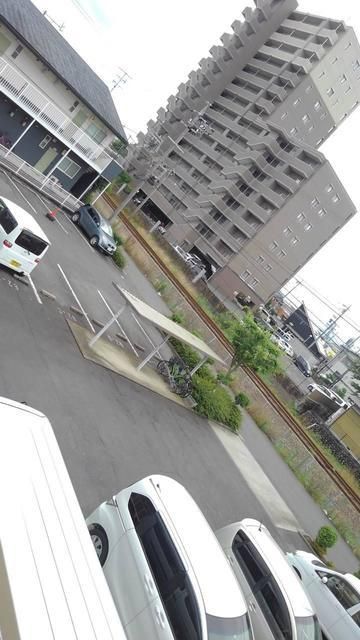 【鈴鹿市岡田のアパートの駐車場】