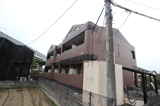 倉敷市東富井のマンションの建物外観