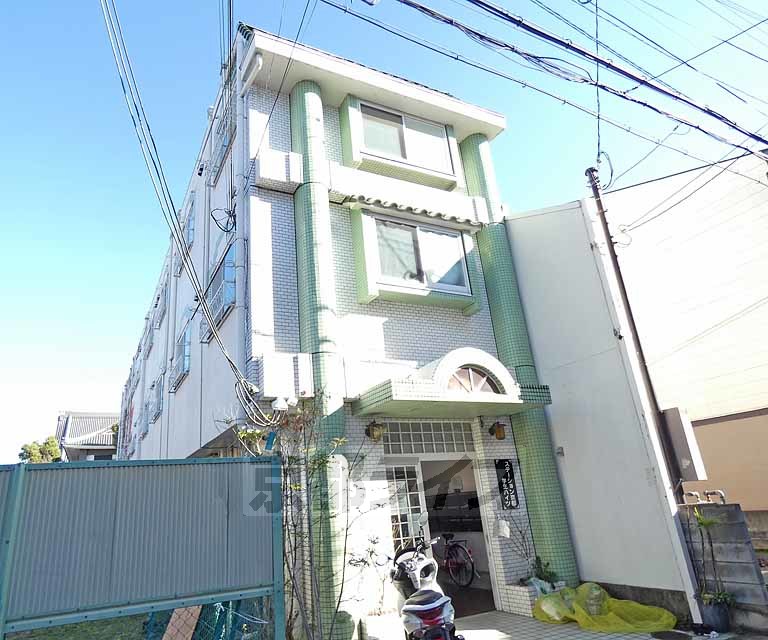 京都市下京区辰巳町のマンションの建物外観