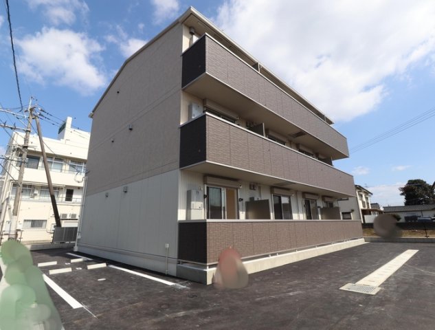 【熊本市中央区黒髪のアパートの建物外観】