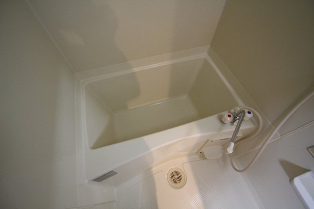 バス・シャワールーム　同物件、別号室のものです。