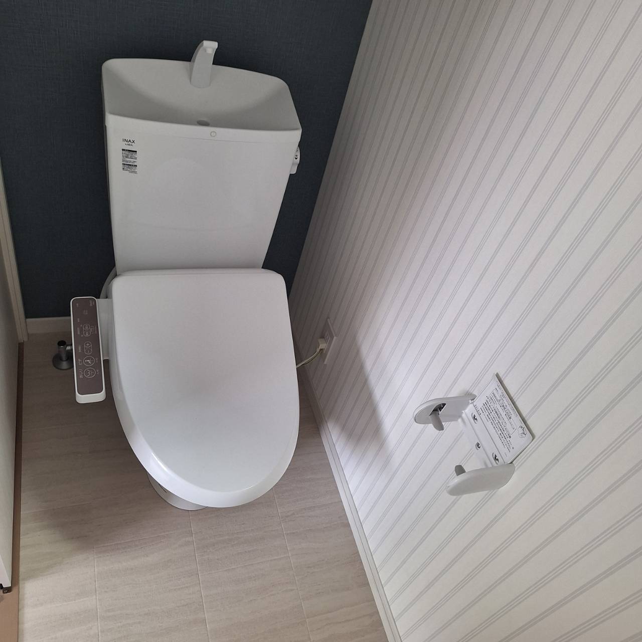 トイレ　写真はD号室のものです