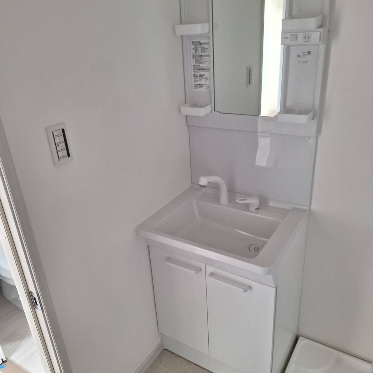 洗面設備　写真はD号室のものです