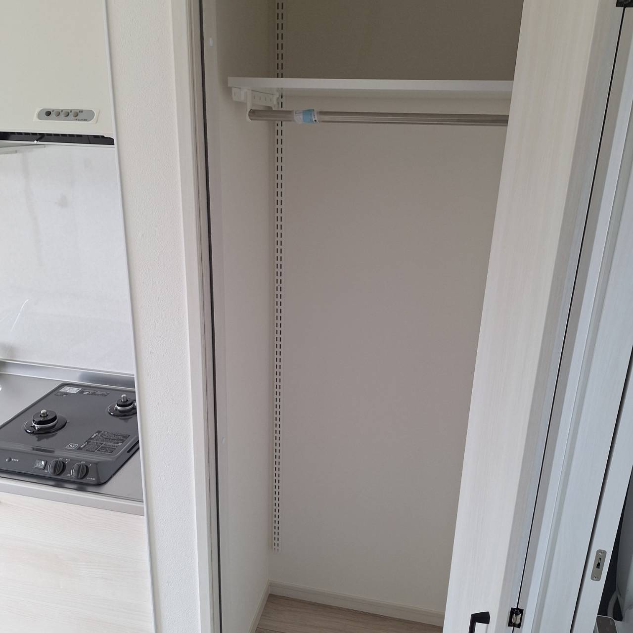 収納　写真はD号室のものです