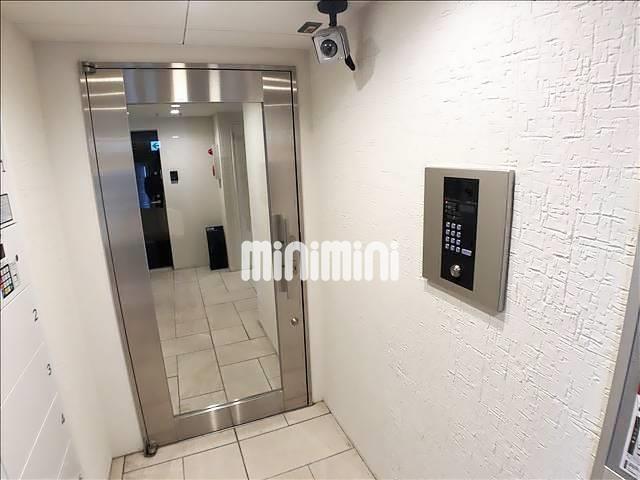 エントランス　モニターホン、防犯カメラなどセキュリティ充実のエントランス