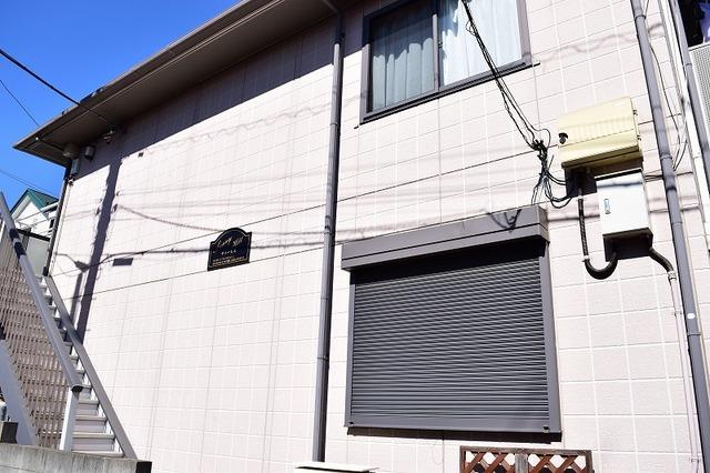 建物外観　２階建て