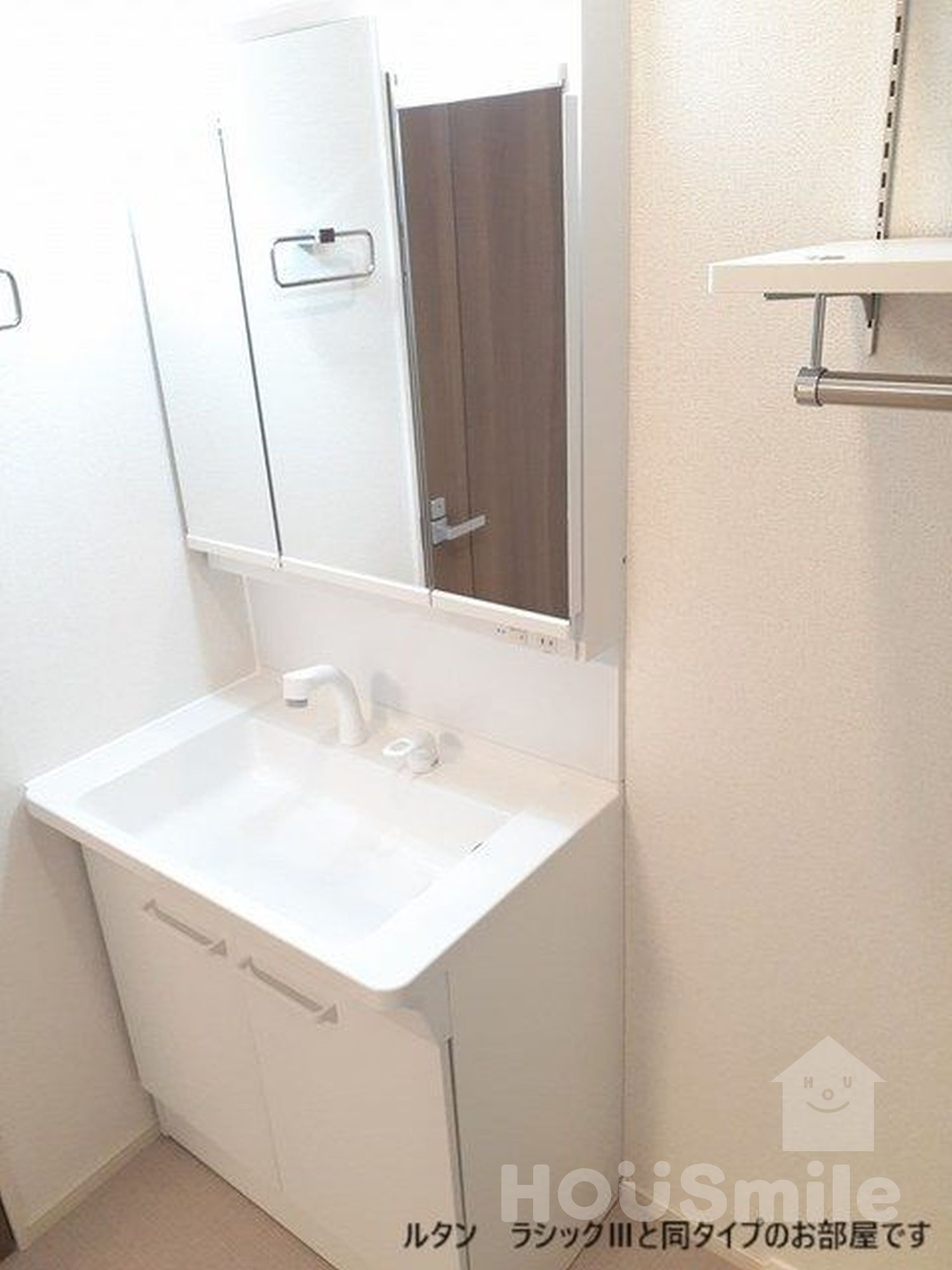 洗面設備　現在建築中の為、写真は同タイプを使用