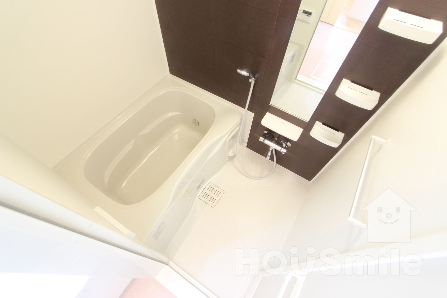 バス・シャワールーム　現在建築中の為、写真は同タイプを使用