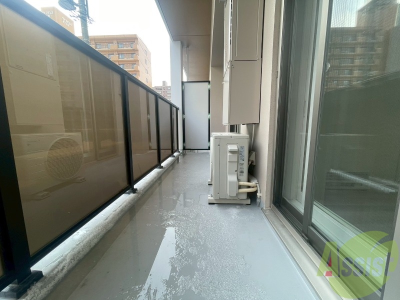 バルコニー　バルコニーです。洗濯物を干したり一息ついたりできますね！