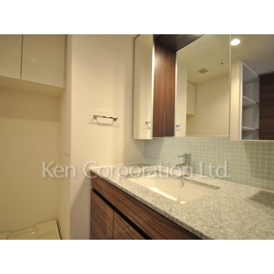 洗面設備　同タイプ15階のお部屋を撮影。仕様が異なることがあります。