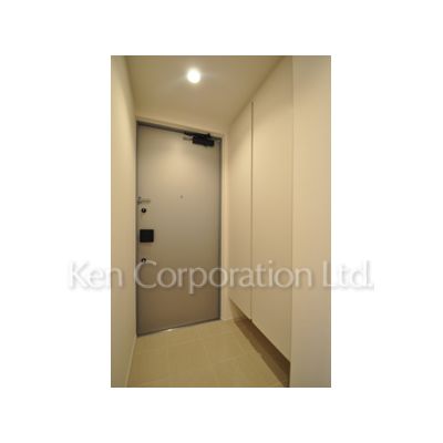 玄関　同タイプ15階のお部屋を撮影。仕様が異なることがあります。