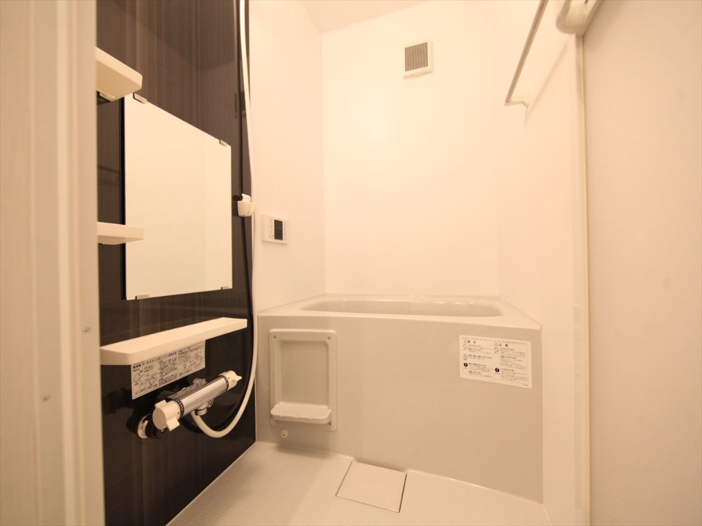 バス・シャワールーム　追い焚き・オートバス機能付お風呂　同仕様写真