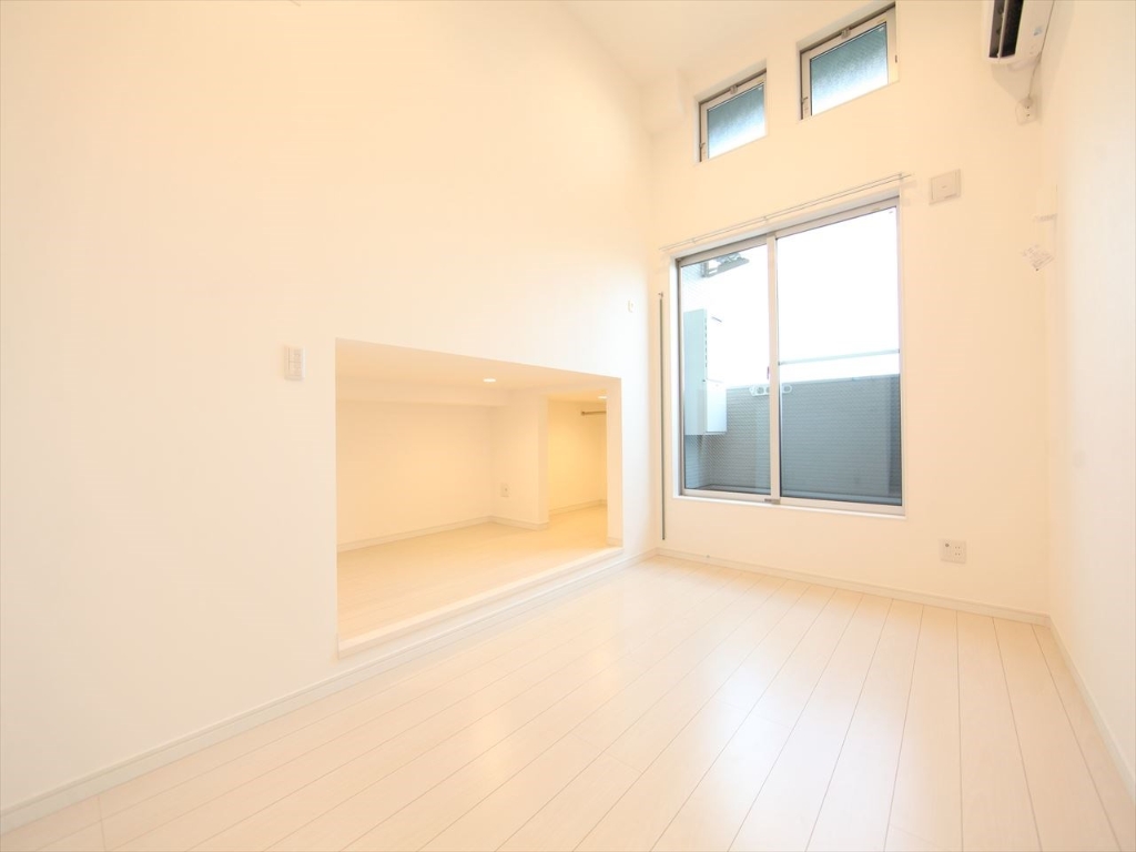 居室・リビング　洋室6帖　アンダーロフト5帖　エアコン完備　同仕様写真