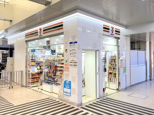 コンビニ　セブンイレブンキヨスクJR鳳駅改札口店（コンビニ）まで169m