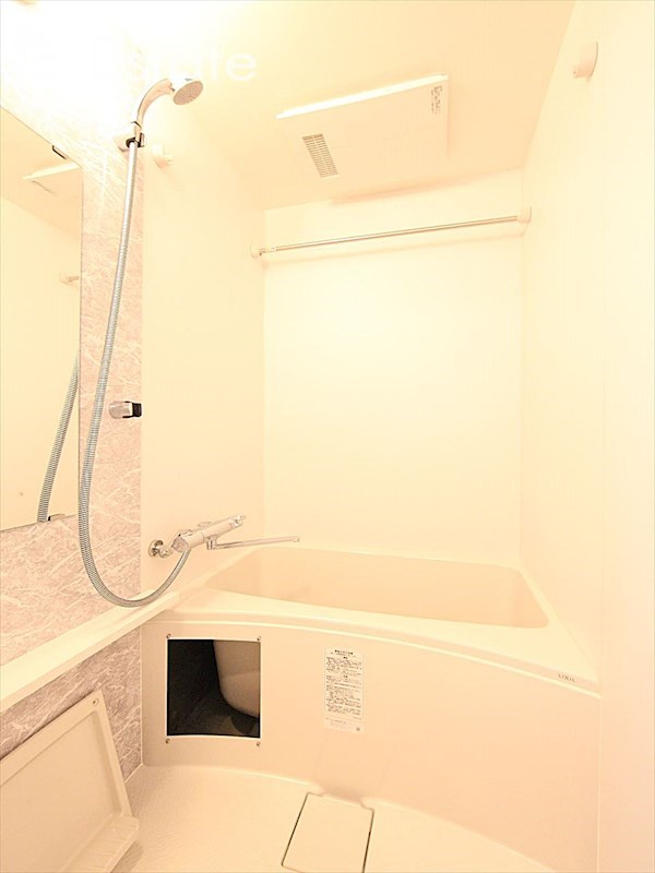 バス・シャワールーム　バスルーム