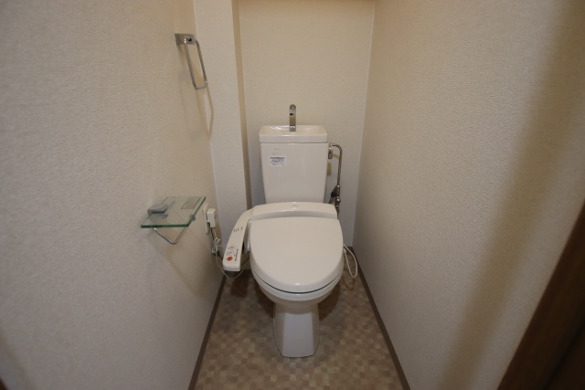 トイレ　※別室の参考写真の為、現況優先です。