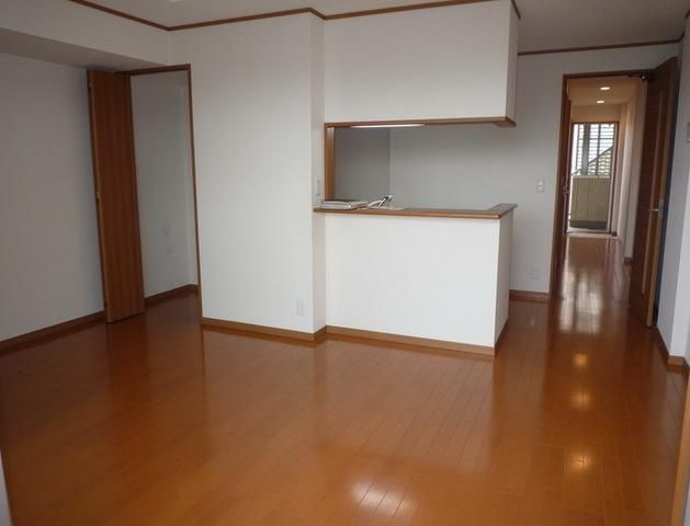 その他部屋・スペース　カウンターキッチン　広々リビング　エアコン完備