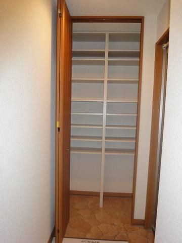 玄関　シューズボックス完備