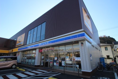 コンビニ　ローソン三春町2丁目店（コンビニ）まで178m