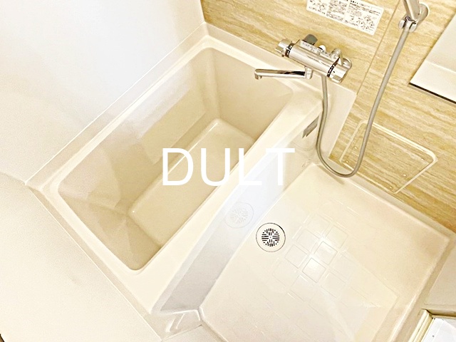 バス・シャワールーム　バスルームです。