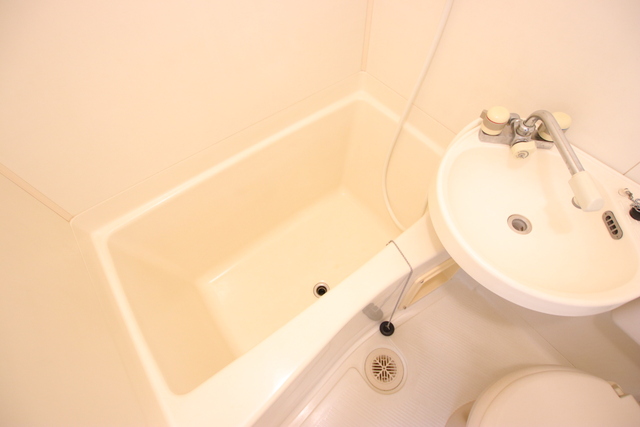 バス・シャワールーム　バストイレ同室です