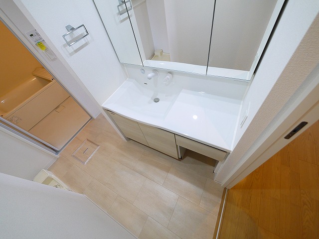 洗面設備　使いやすい洗面所です