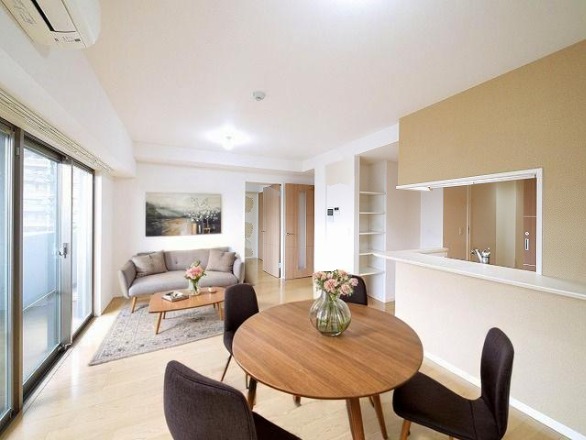 居室・リビング　CGで家具等を配置したもので家具等は含まれません