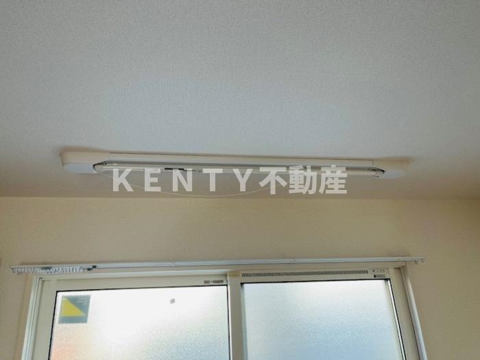 その他　１０１号室室内物干