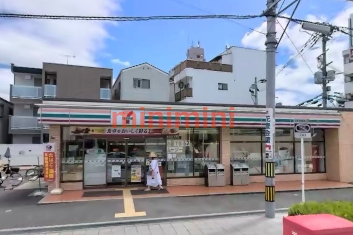 コンビニ　セブンイレブン阪急下新庄駅前店（コンビニ）まで242m