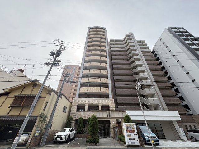 建物外観　プレサンス泉アーバンゲート