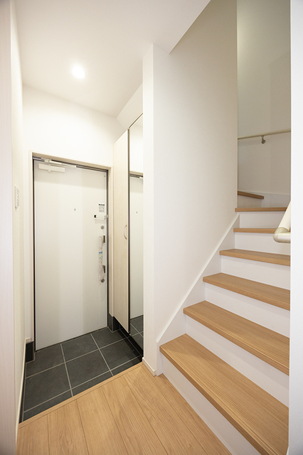 玄関　※写真は同タイプ住戸です。