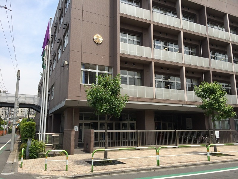 中学校　荒川区立諏訪台中学校（中学校）まで412m