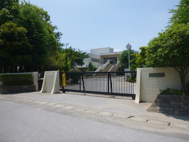 小学校　春日部市立上沖小学校（小学校）まで654m