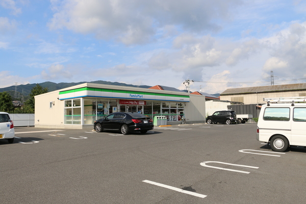 コンビニ　ファミリーマート松江下東川津店（コンビニ）まで788m