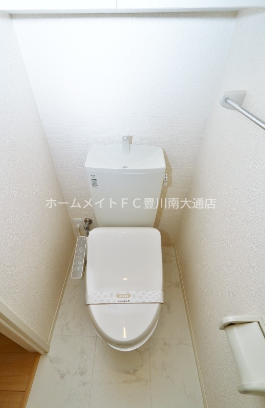 トイレ　同型別部屋写真（反転）