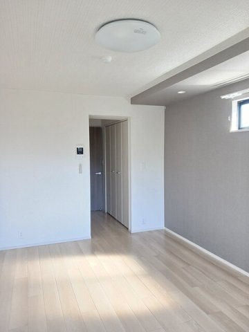 その他部屋・スペース　明るい色調の室内です