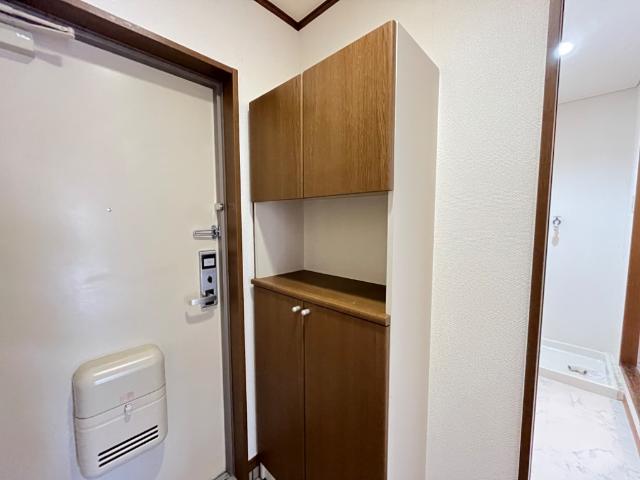 玄関　シューズボックス