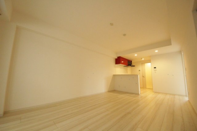 居室・リビング　※同タイプの別の部屋の写真です。