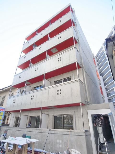 建物外観　むき出しのコンクリートがおしゃれな外観♪