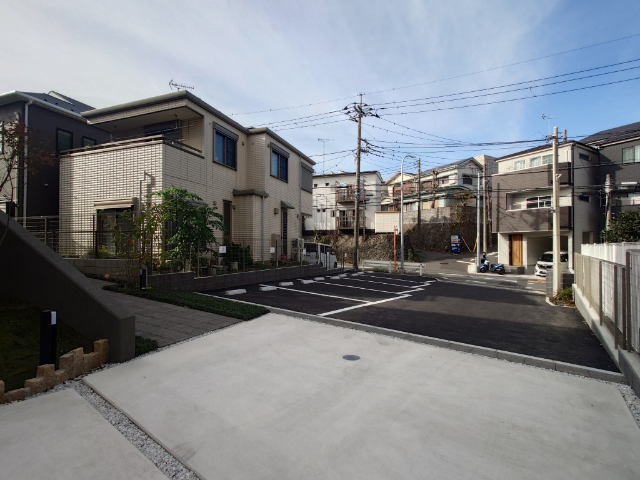 駐車場　敷地内駐車場