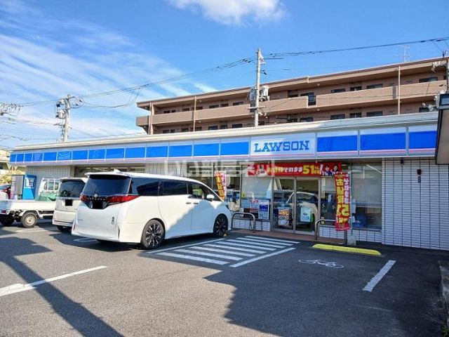 コンビニ　ローソン　福山三吉町１丁目店（コンビニ）まで517m