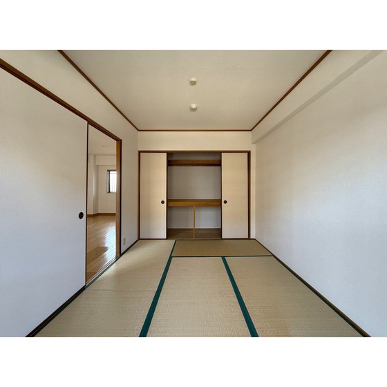 収納　※別部屋写真、現況優先