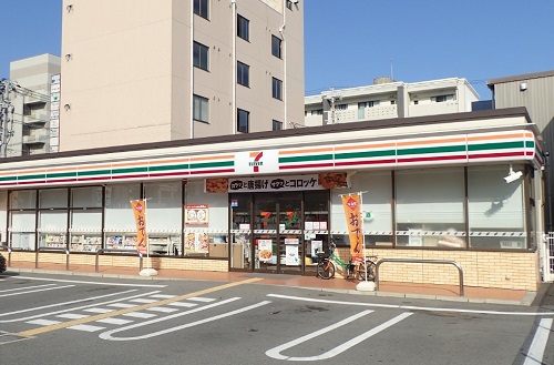 コンビニ　セブンイレブン 姫路安田4丁目店（コンビニ）まで673m
