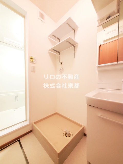 その他　雨の日も気にならない室内洗濯機置場♪