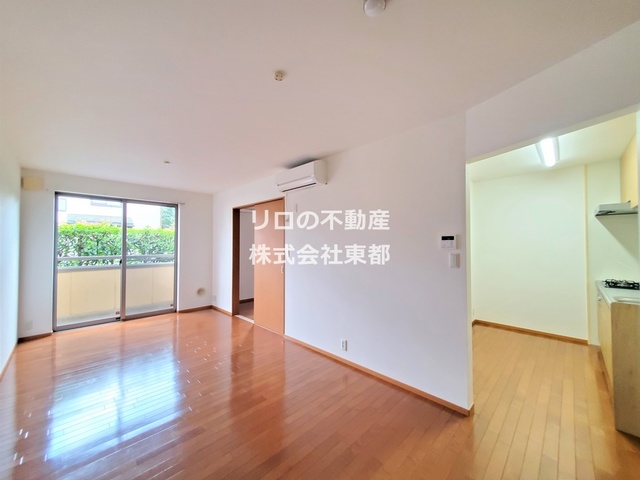 居室・リビング　大型リビングで家族団らんも楽しい♪