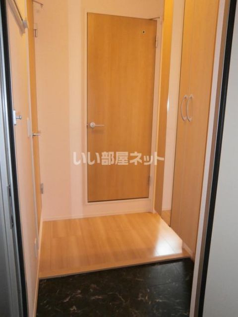 妙高はねうまライン 高田駅 徒歩26分 3階建 築10年の玄関写真